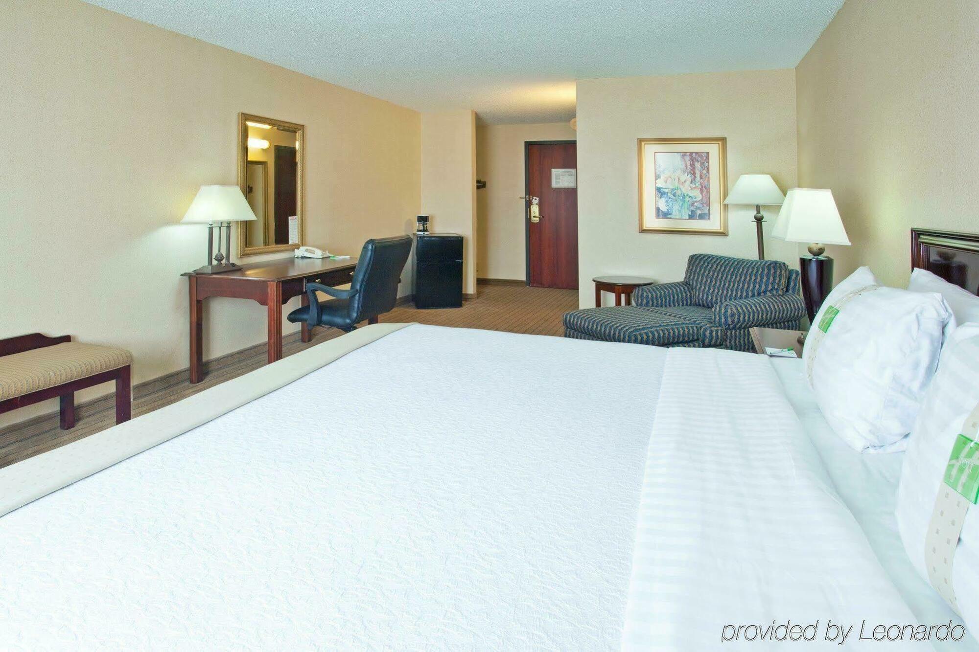 Holiday Inn & Suites Chicago-Carol Stream Wheaton By Ihg Rom bilde